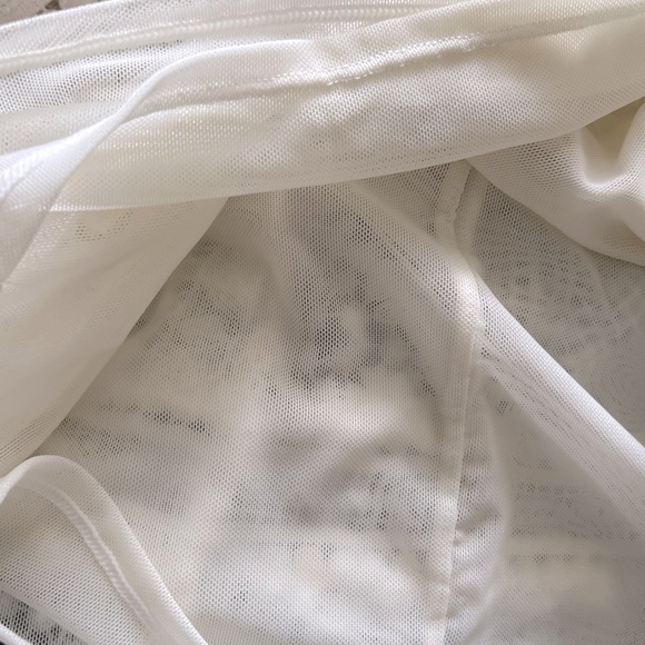 Lace skirt in size small - Picture 6 of 8